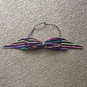 EUC Victoria’s Secret bikini top. Size S.